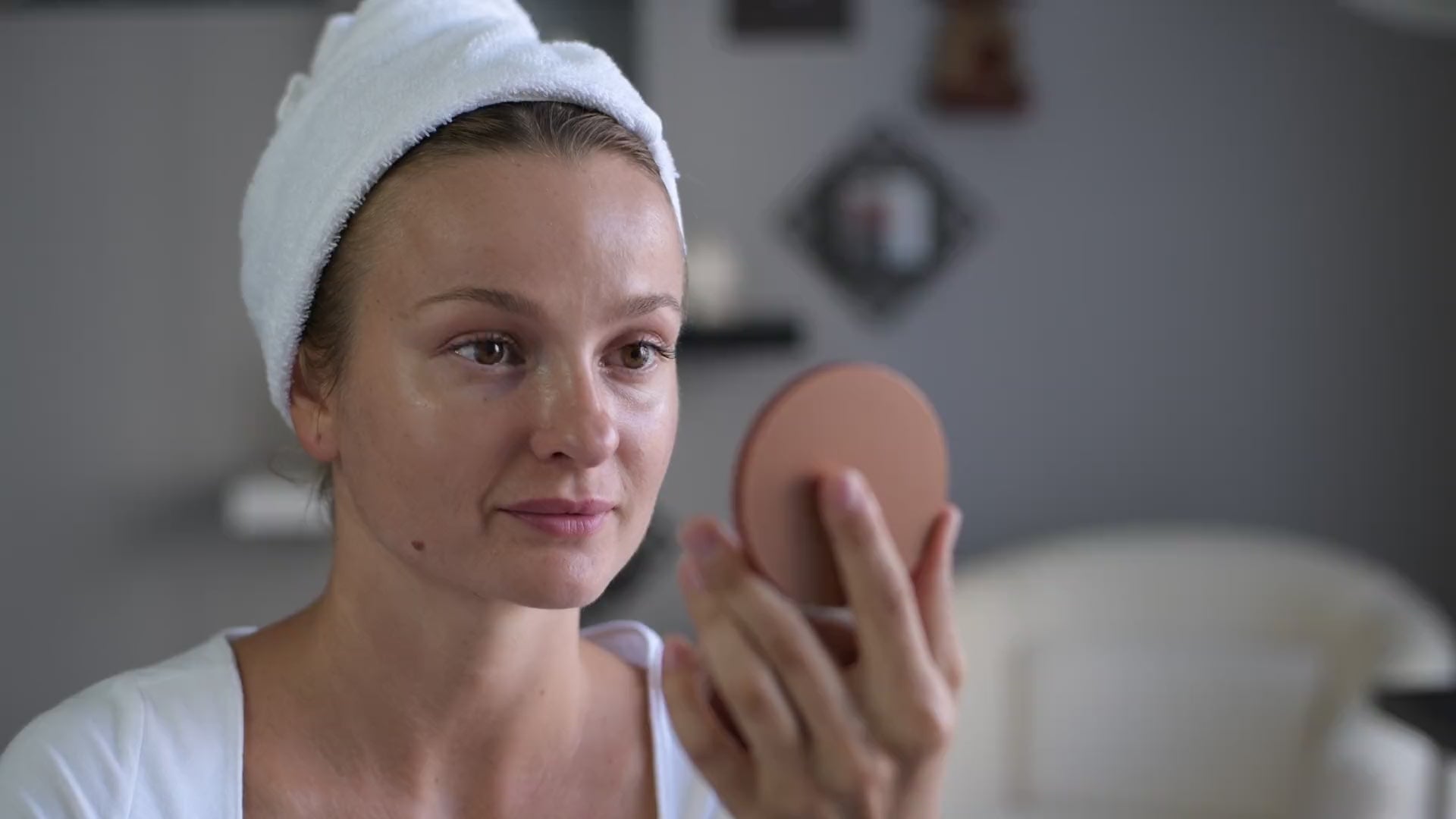 Using the 1.5 mm gold derma roller through an evening routine